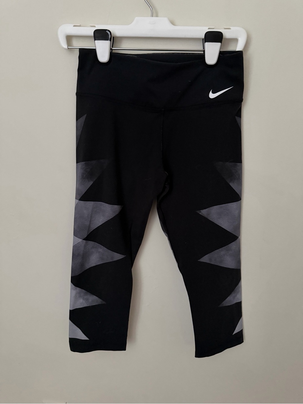 Nike Black Capri Leggings with Gray Geometric Accents